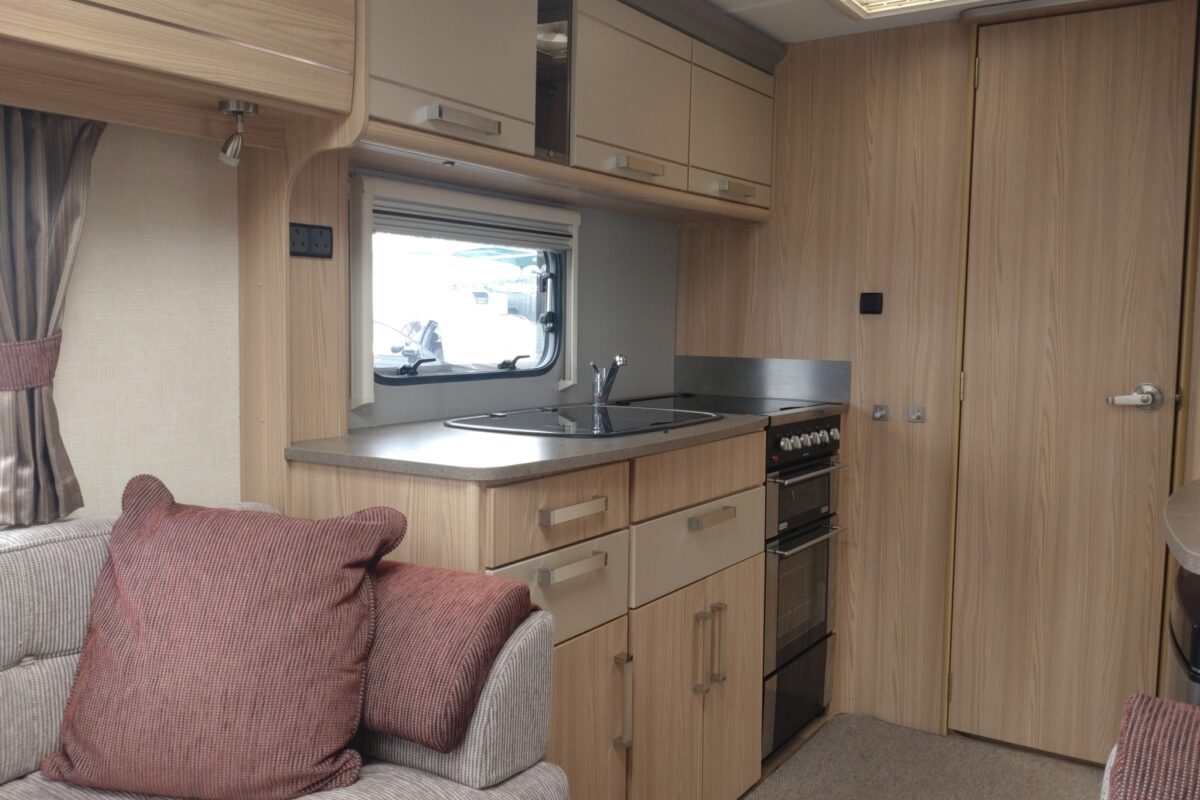 2012 COACHMAN PASTICHE 460/2 INTERIOR