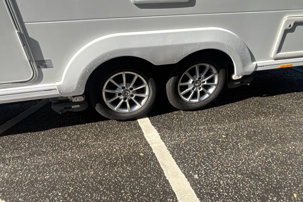 2021 Coachman Acadia 875 Xcel alloy wheels and AWD Motor Mover