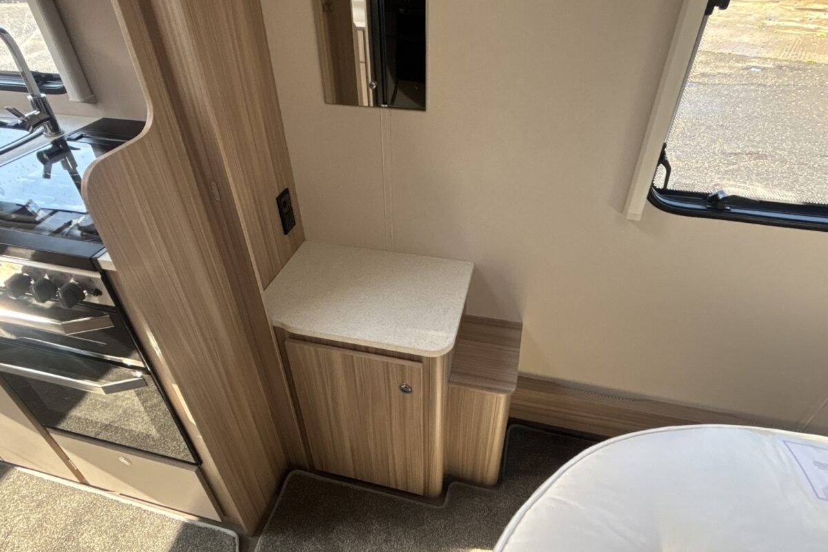 2021 Coachman Acadia 875 Xcel dresser