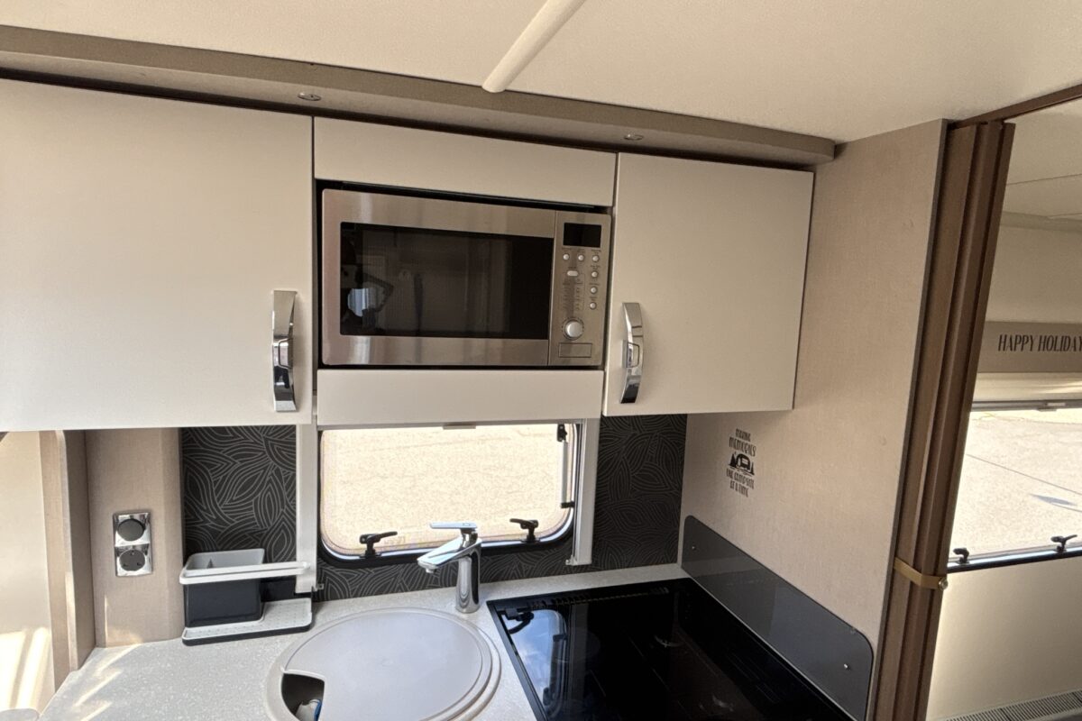 2016 Sterling Eccles 580 Kitchen Lockers