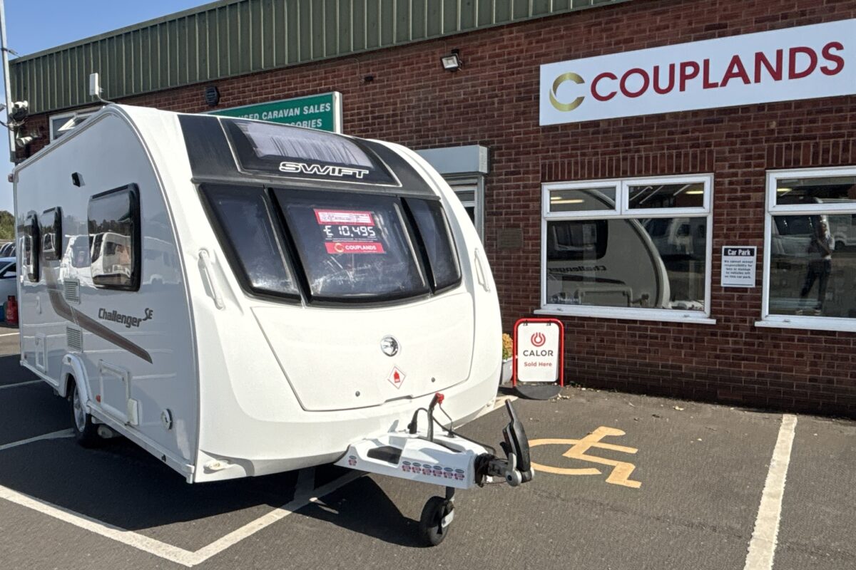 2013 Swift Challenger 480 SE offside front