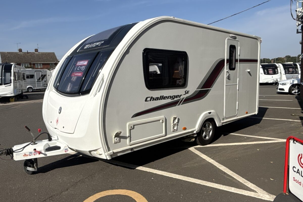 2013 Swift Challenger 480 SE Nearside front