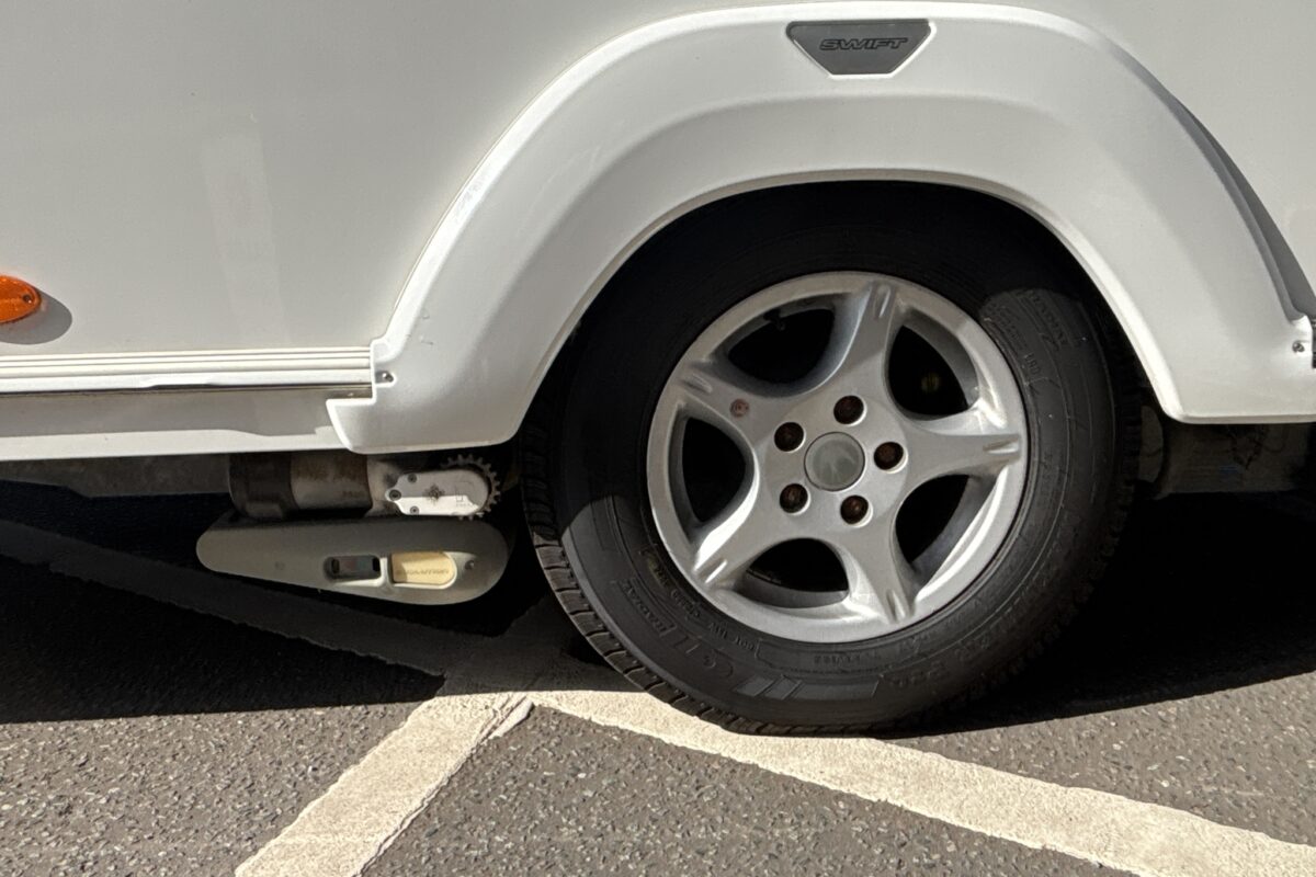 2013 Swift Challenger 480 SE Alloy wheels