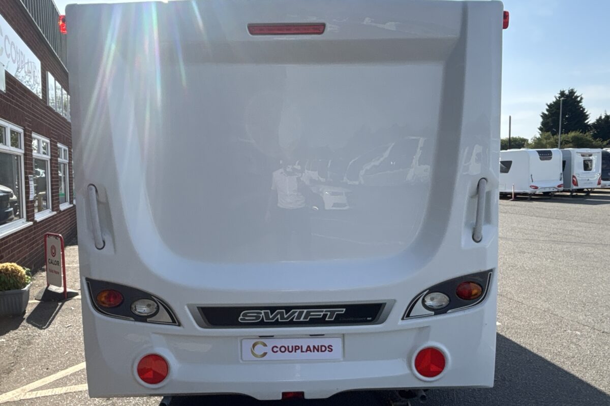 2013 Swift Challenger 480 SE Rear
