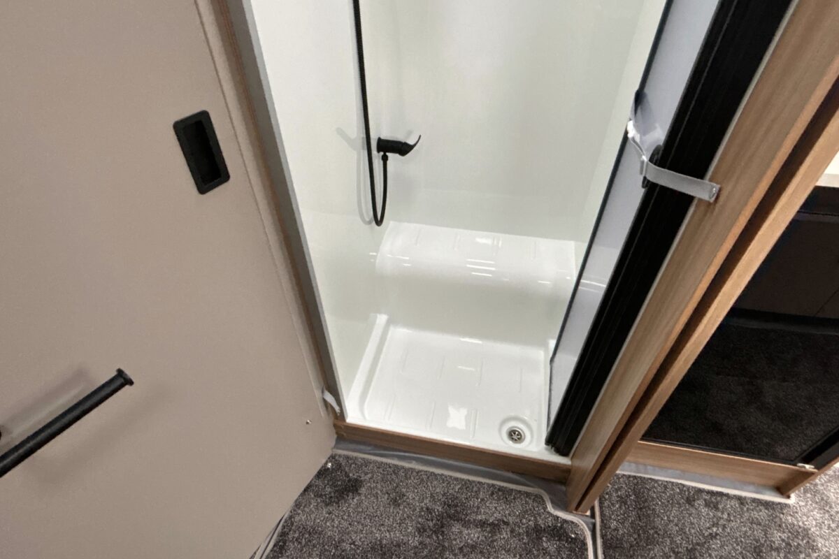 2026 Bailey Phoenix 640 Black Edition shower