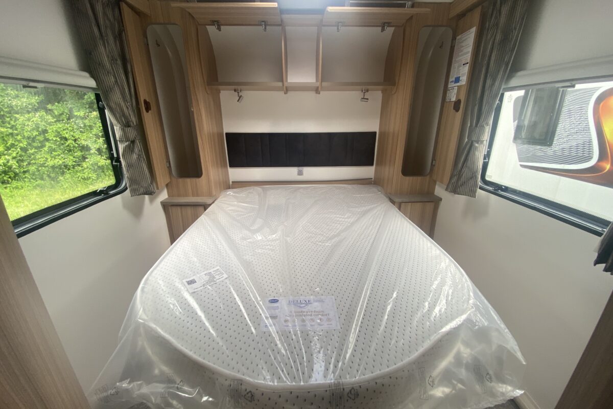 BAILEY PHOENIX GT75 640 2024 BED OUT