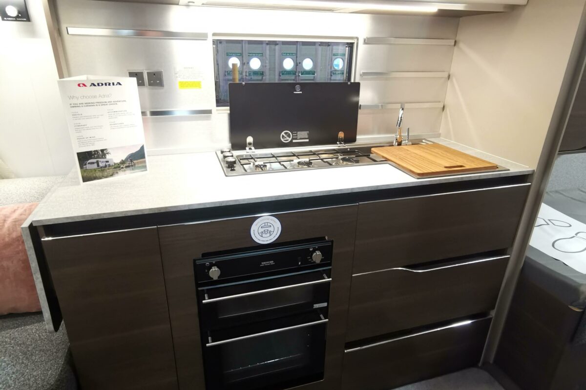 ADRIA ALPINA COLORADO 2023 KITCHEN