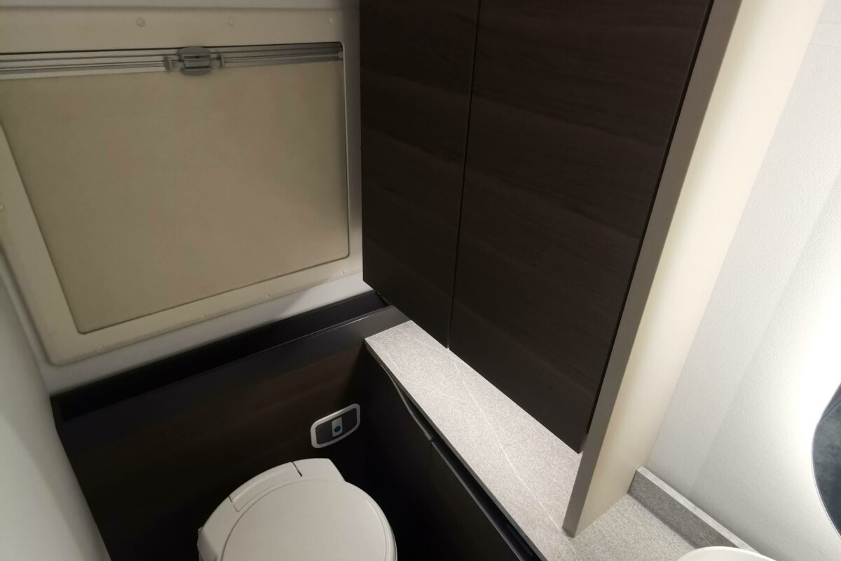 ADRIA ALPINA COLORADO 2023 WASHROOM