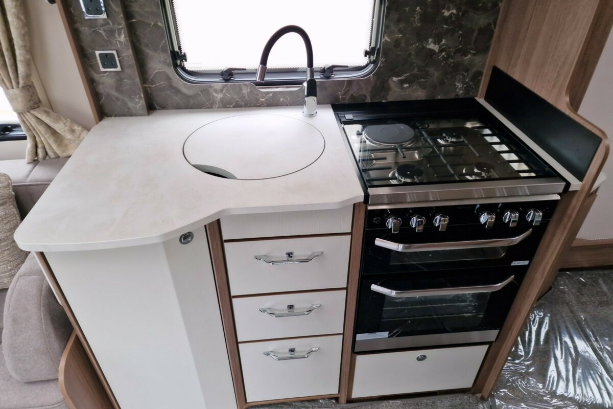2025 COACHMAN VIP 575 KITCHEN