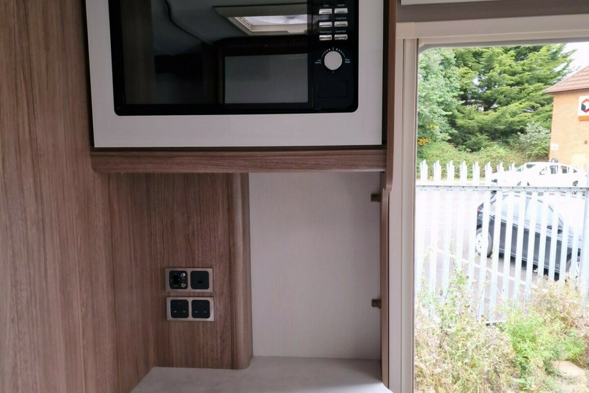 2025 COACHMAN VIP 575 KITCHEN