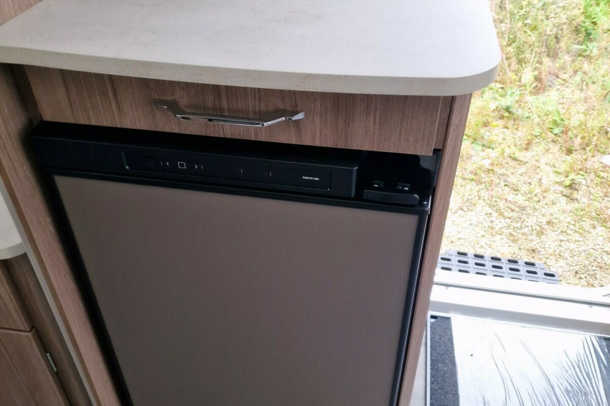 2025 COACHMAN VIP 575 FRIDGE