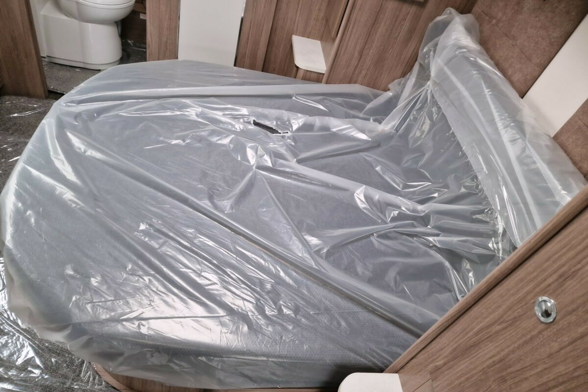 2025 COACHMAN VIP 575 BED