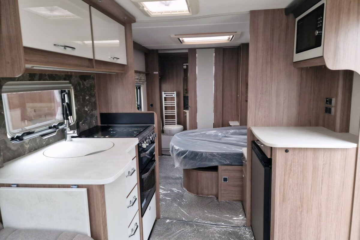 2025 COACHMAN VIP 575 VIEW