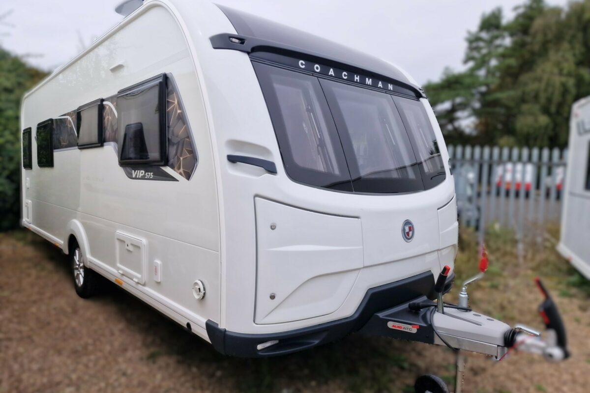 2025 COACHMAN VIP 575 FRONT O/S
