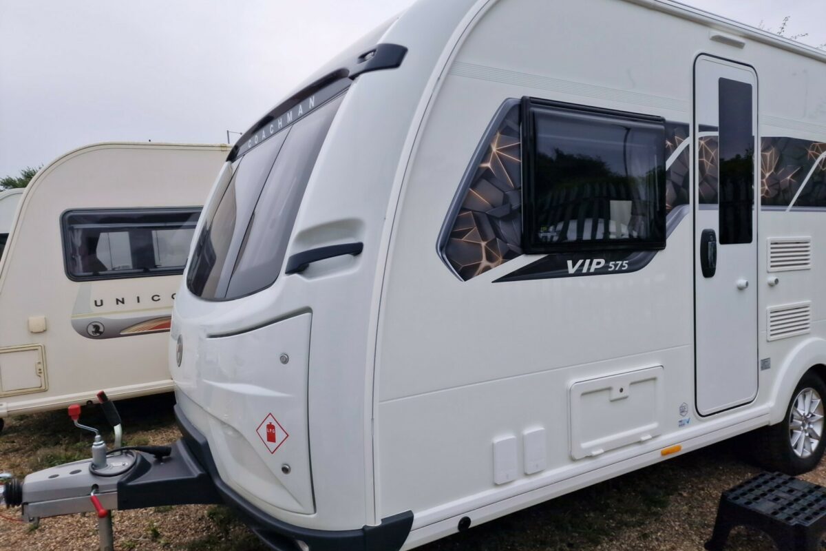 2025 COACHMAN VIP 575 FRONT N/S