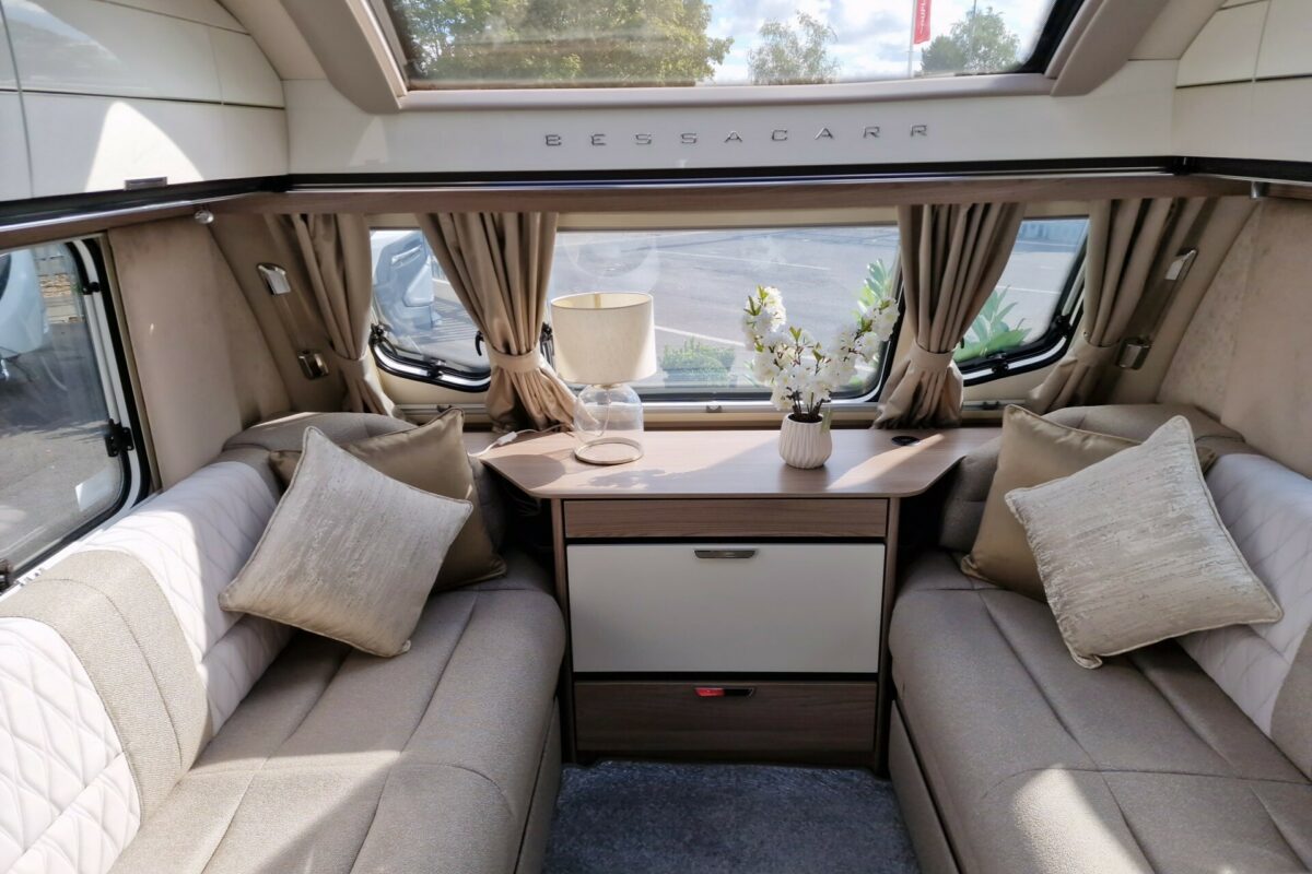 2025 BESSACARR 835 SEATING