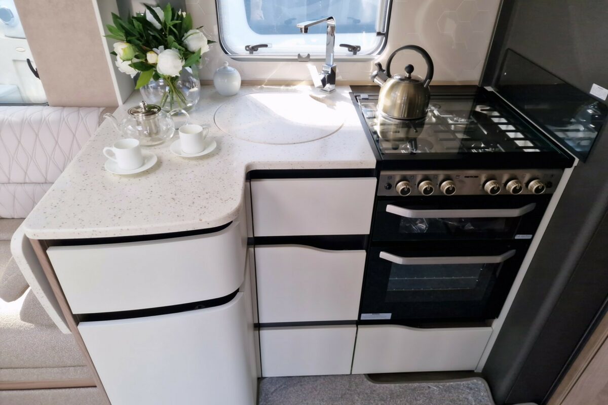 2025 BESSACARR 835 KITCHEN