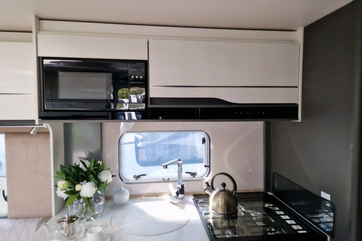 2025 BESSACARR 835 KITCHEN