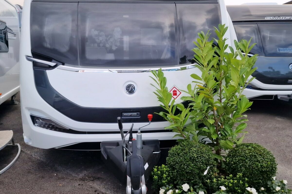 2025 BESSACARR 835 FRONT