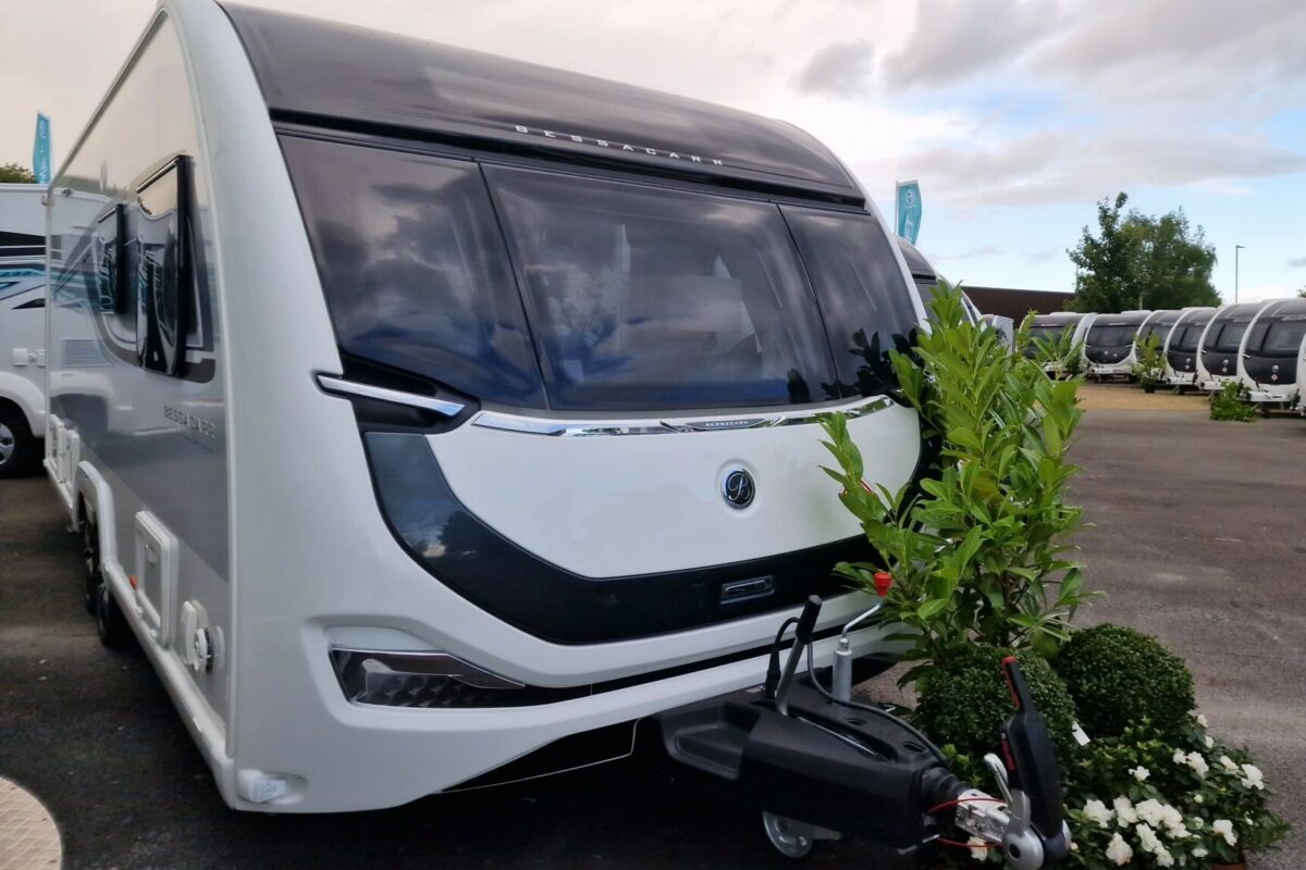 2025 BESSACARR 835 FRONT O/S