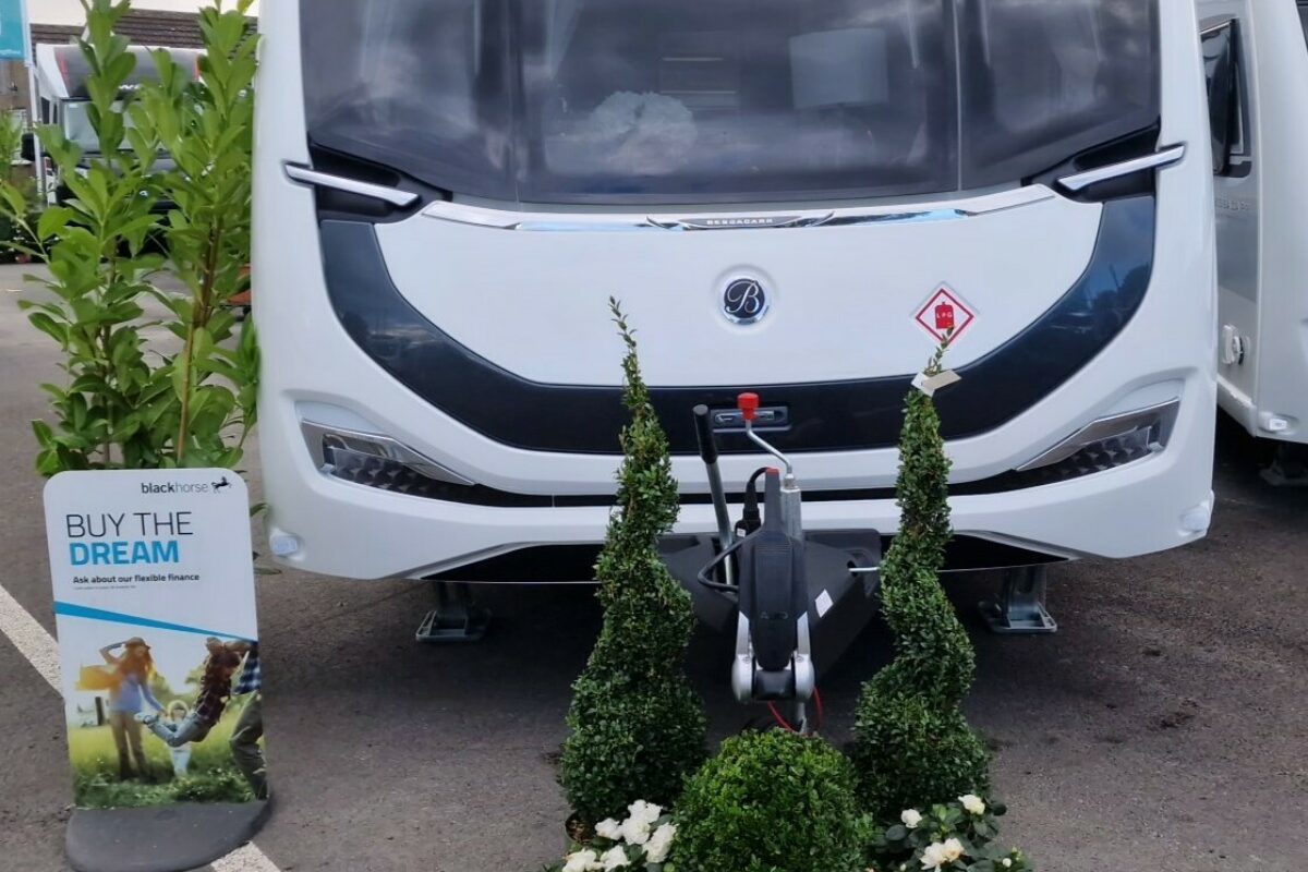 2025 BESSACARR 845 FRONT