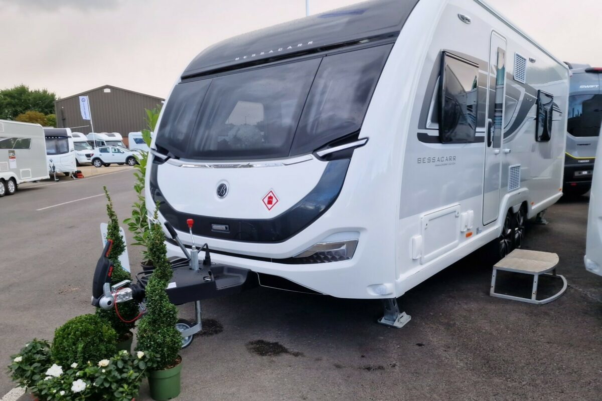 2025 BESSACARR 845 FRONT N/S