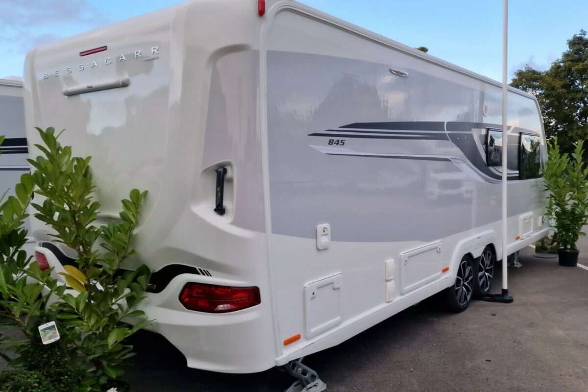 2025 BESSACARR 845 REAR O/S