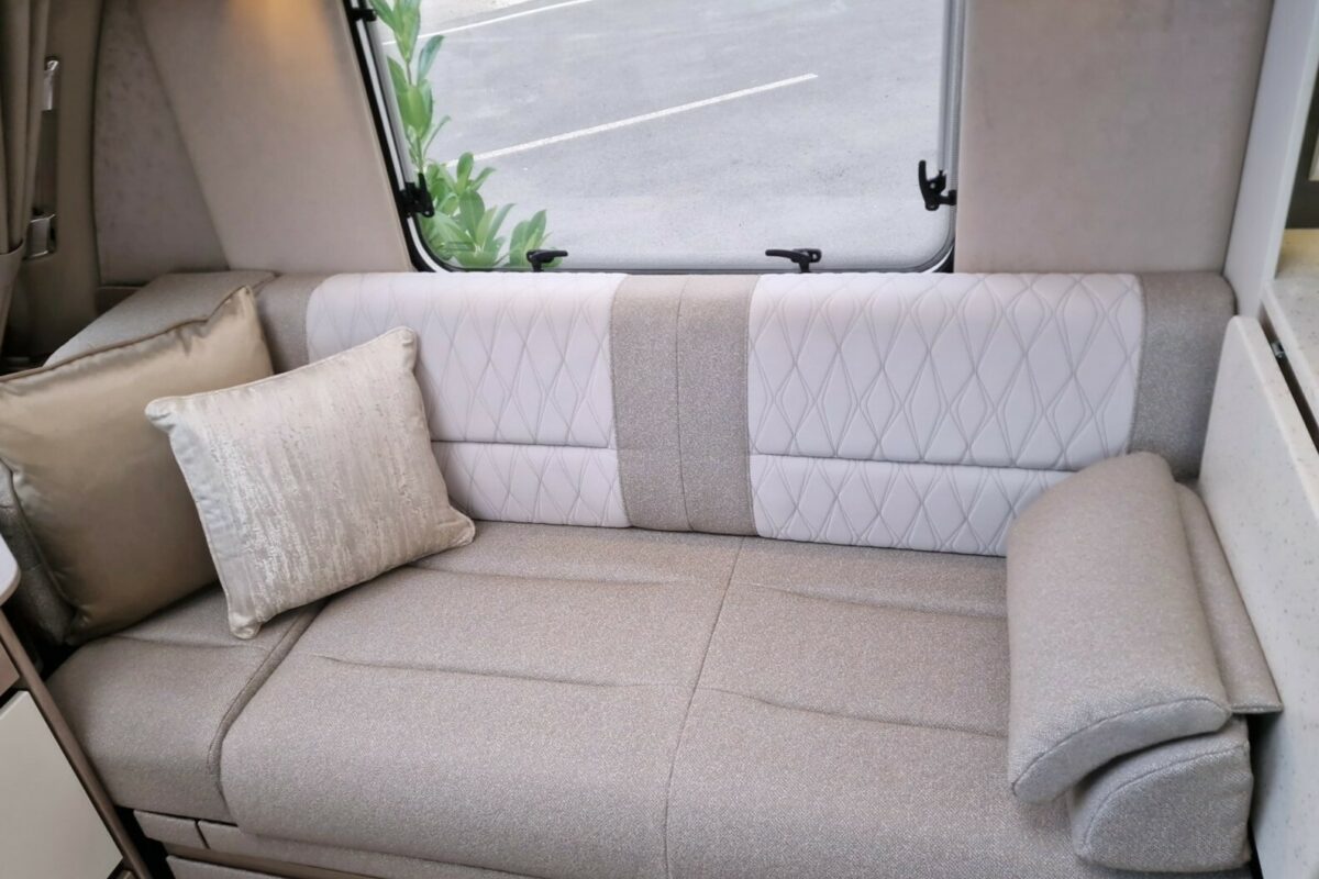 2025 BESSACARR 845 SEAT