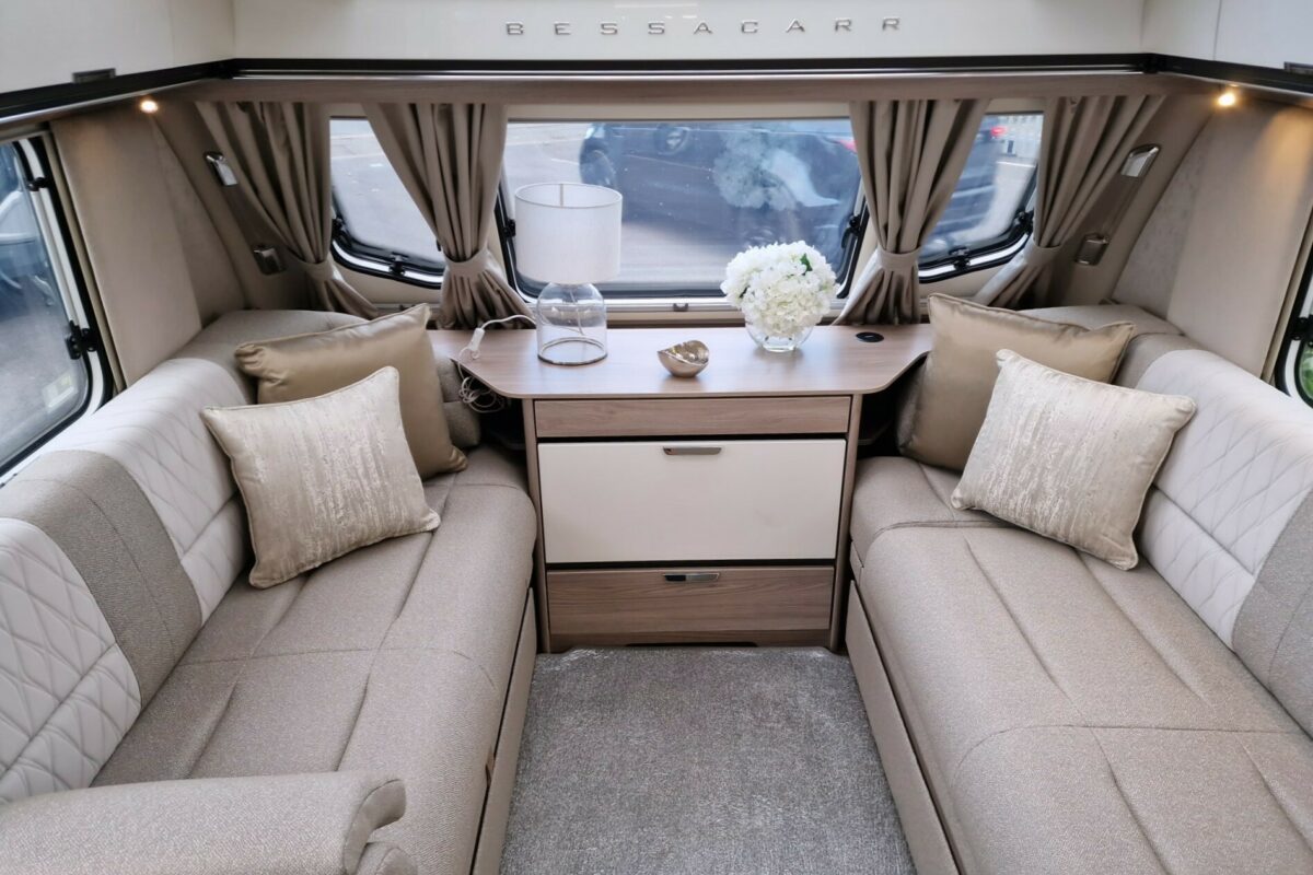 2025 BESSACARR 845 SEATING
