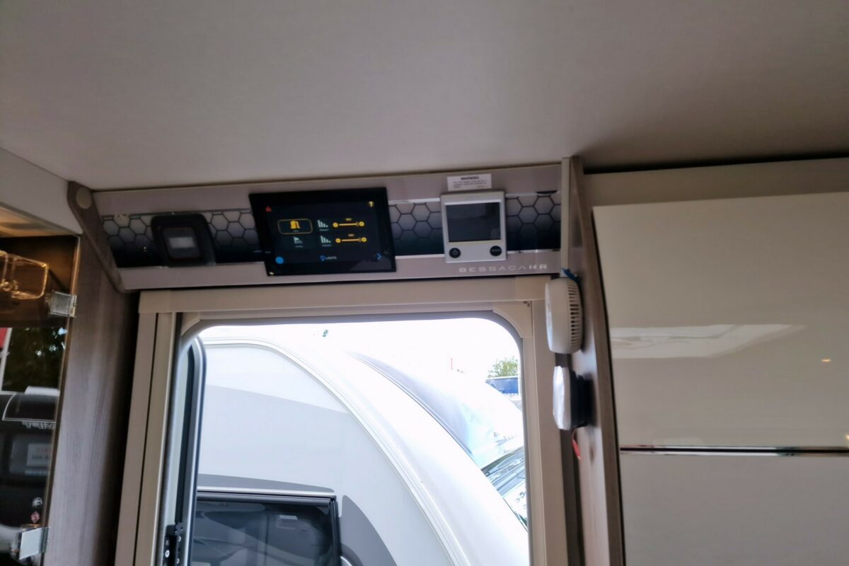 2025 BESSACARR 845 CONTROL PANEL