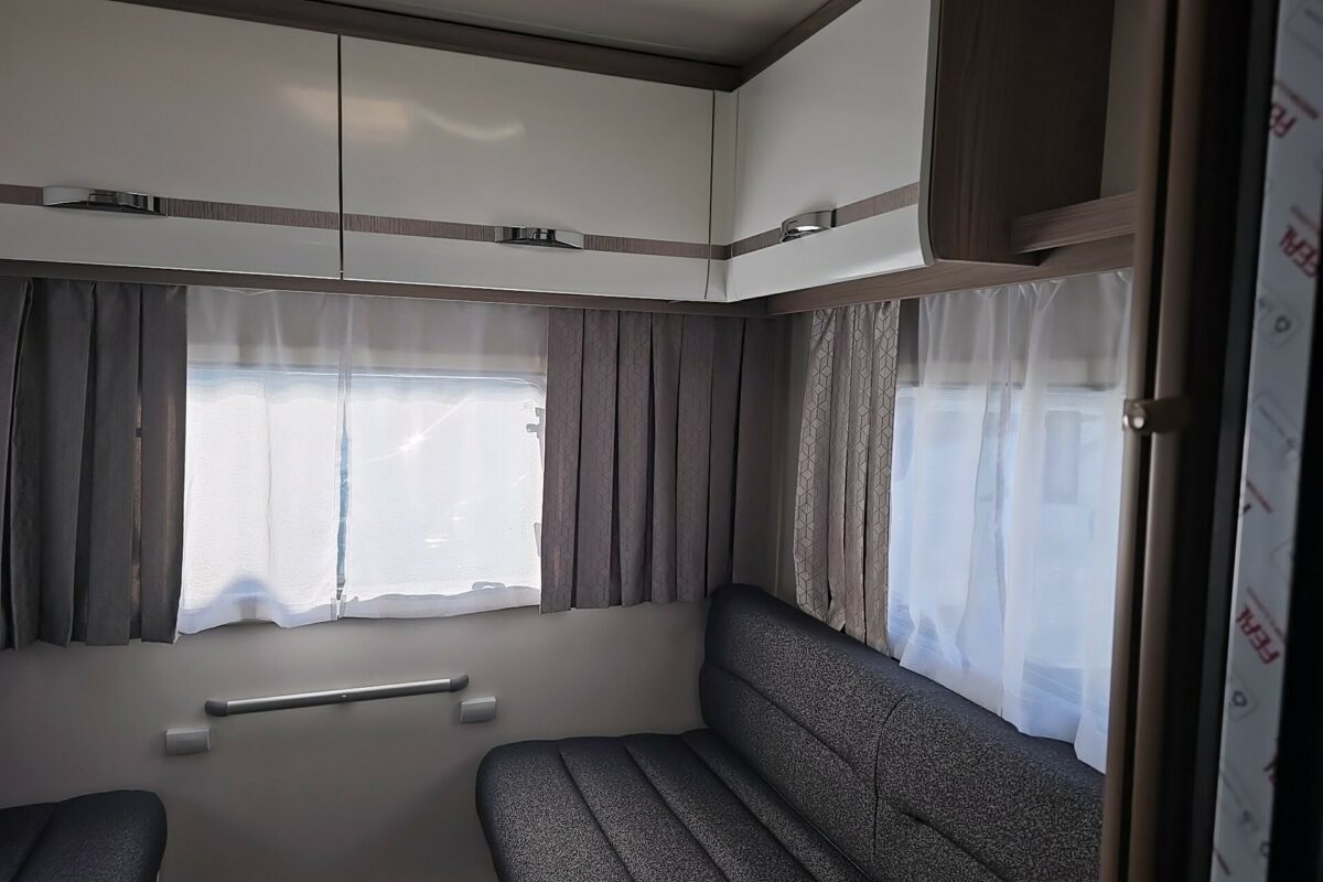 2025 VOYAGER 475  REAR LOUNGE