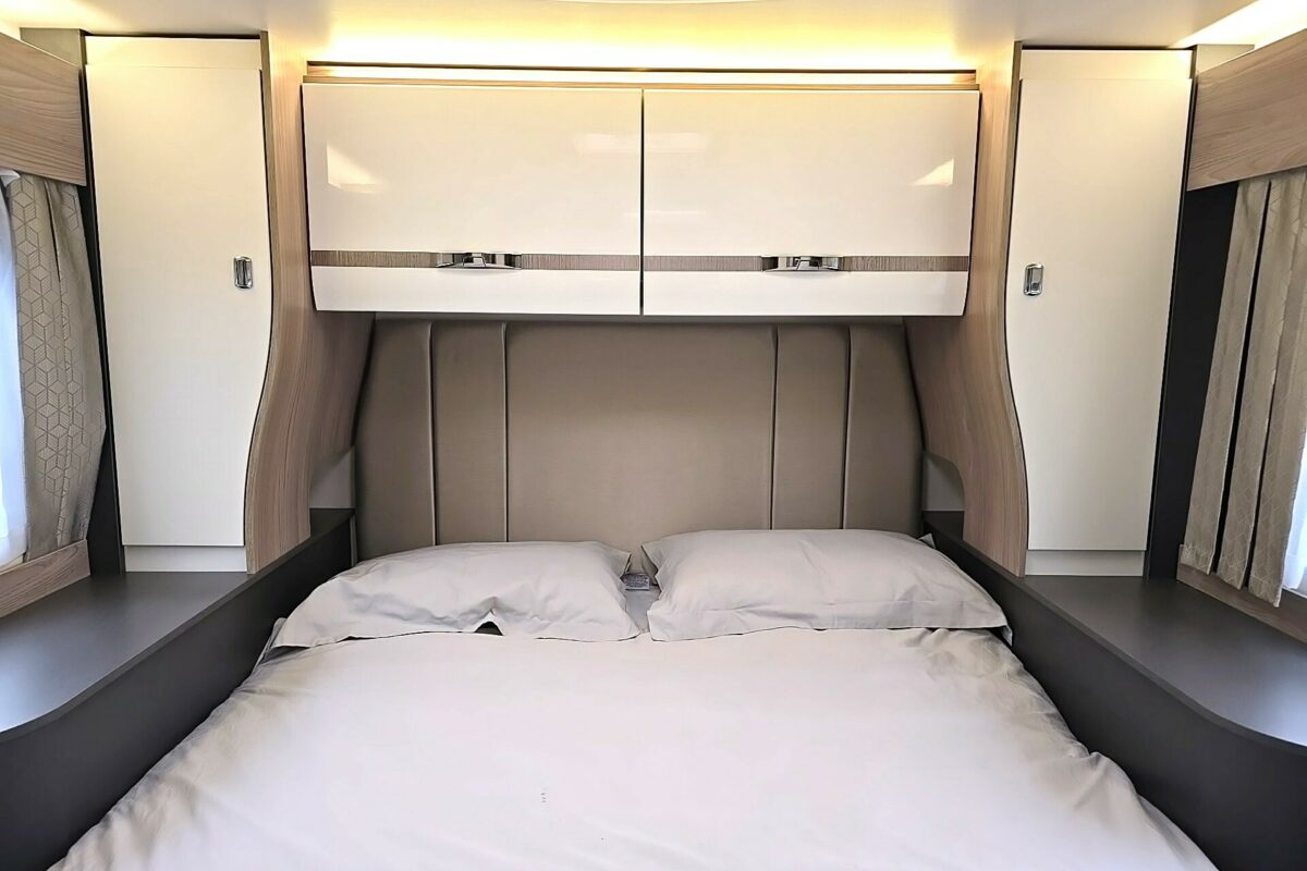 2025 SWIFT VOYAGER SERIES 5 594 BEDROOM