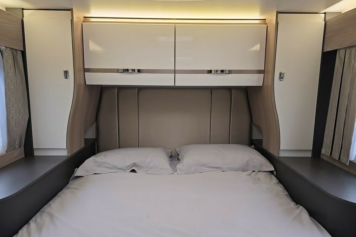 2025 SWIFT VOYAGER 594 BEDROOM
