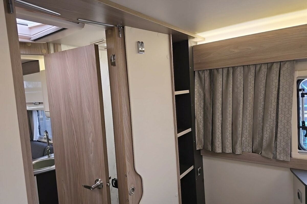 2025 SWIFT VOYAGER 594 BEDROOM
