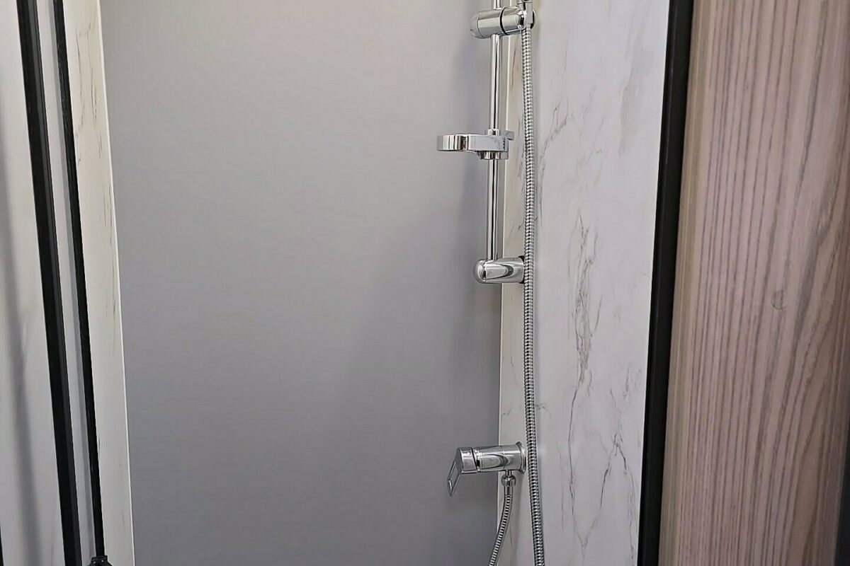 2025 SWIFT VOYAGER 594 SHOWER