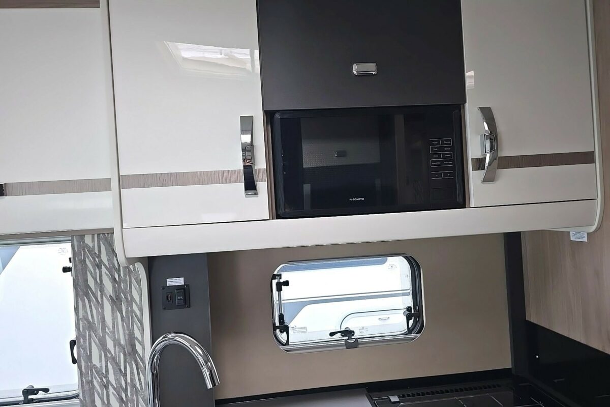 2025 SWIFT ESCAPE 694 MOTORHOME MICROWAVE