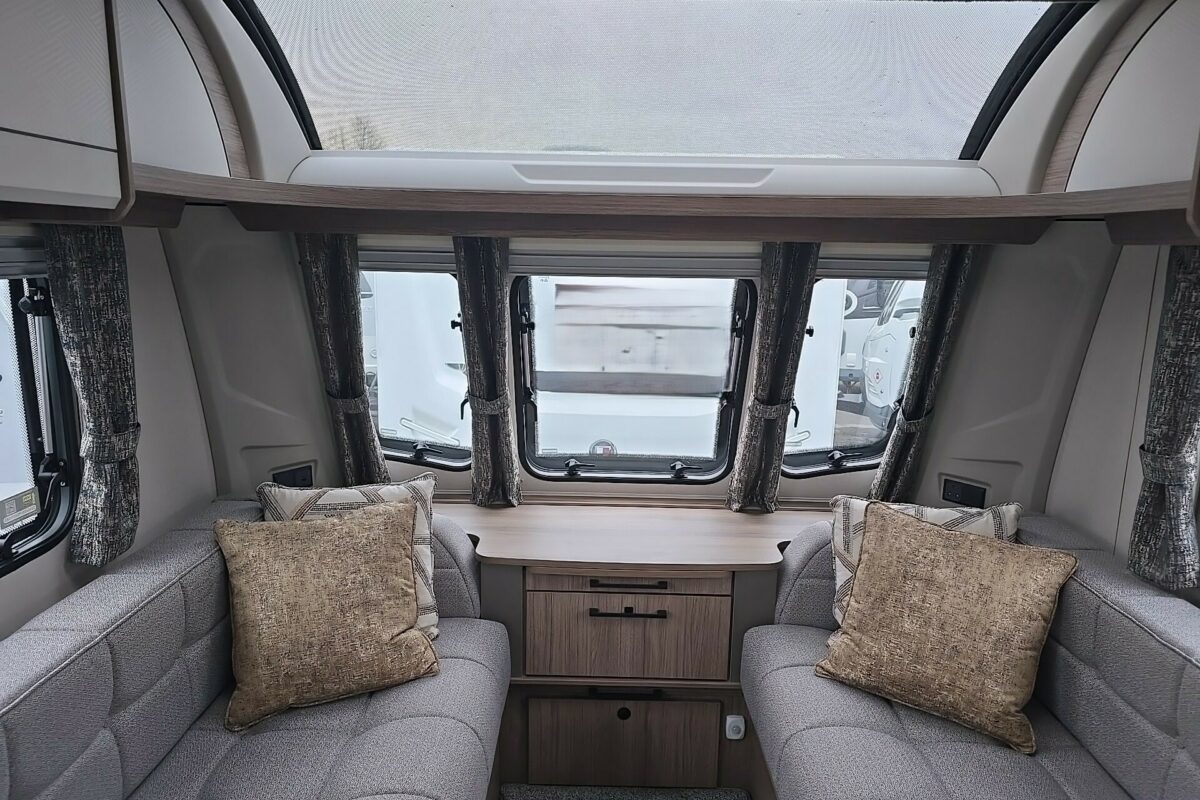 2025 COACHMAN ACADIA 545 LOUNGE