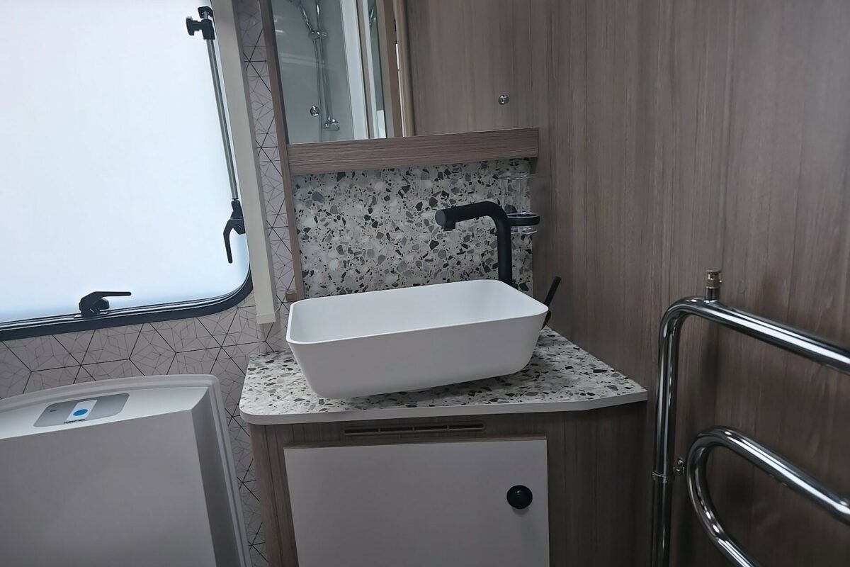 2025 COACHMAN ACADIA 545 SINK