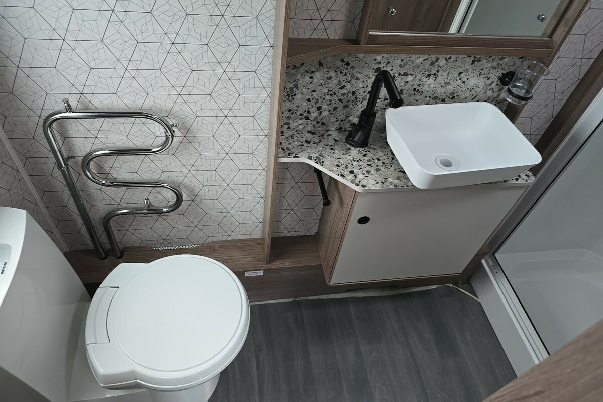 2025 Acadia 675 Xtr Bathroom