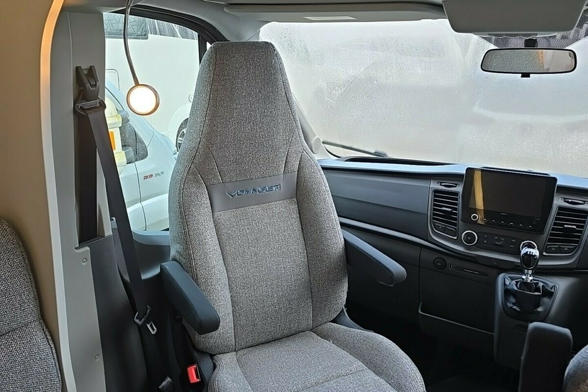 2023 SWIFT VOYAGER 540 PILOT SEAT