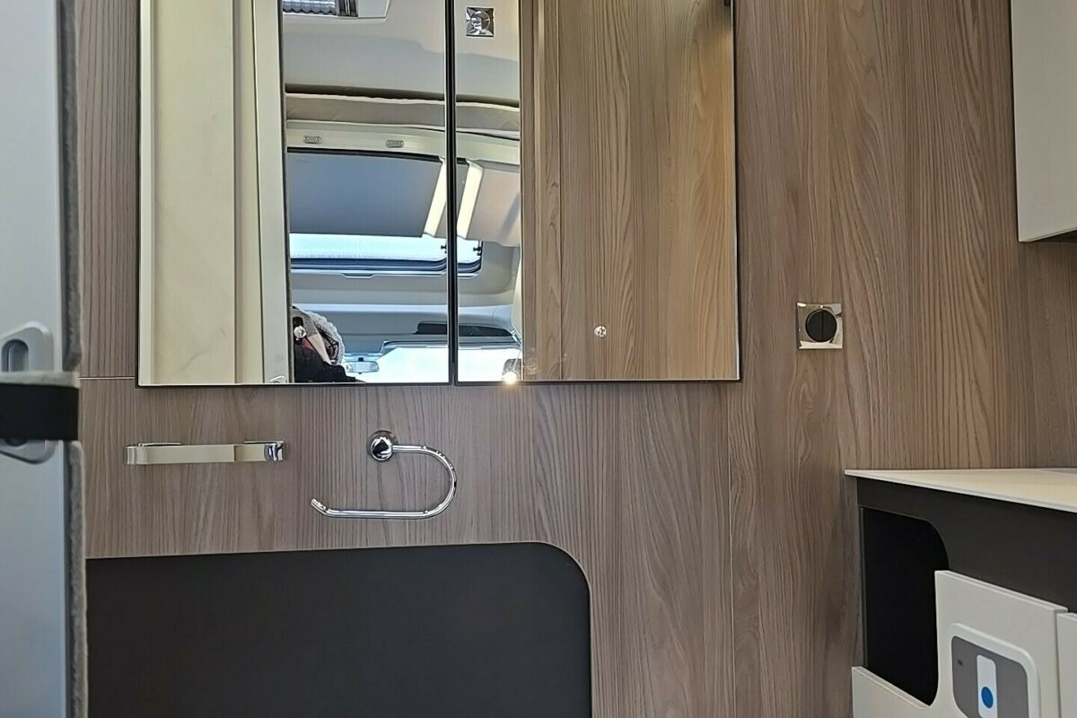 2023 SWIFT VOYAGER 540 WASHROOM
