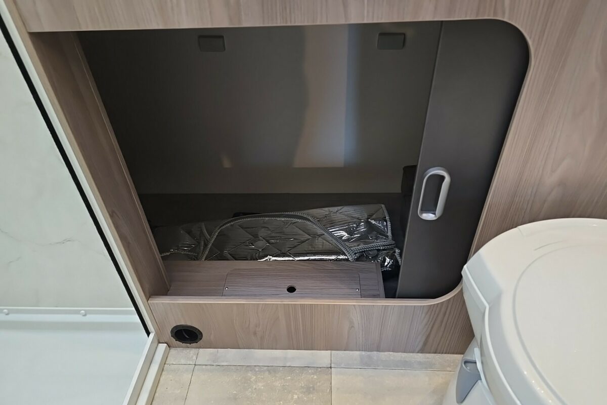 2023 SWIFT VOYAGER 540 WASHROOM