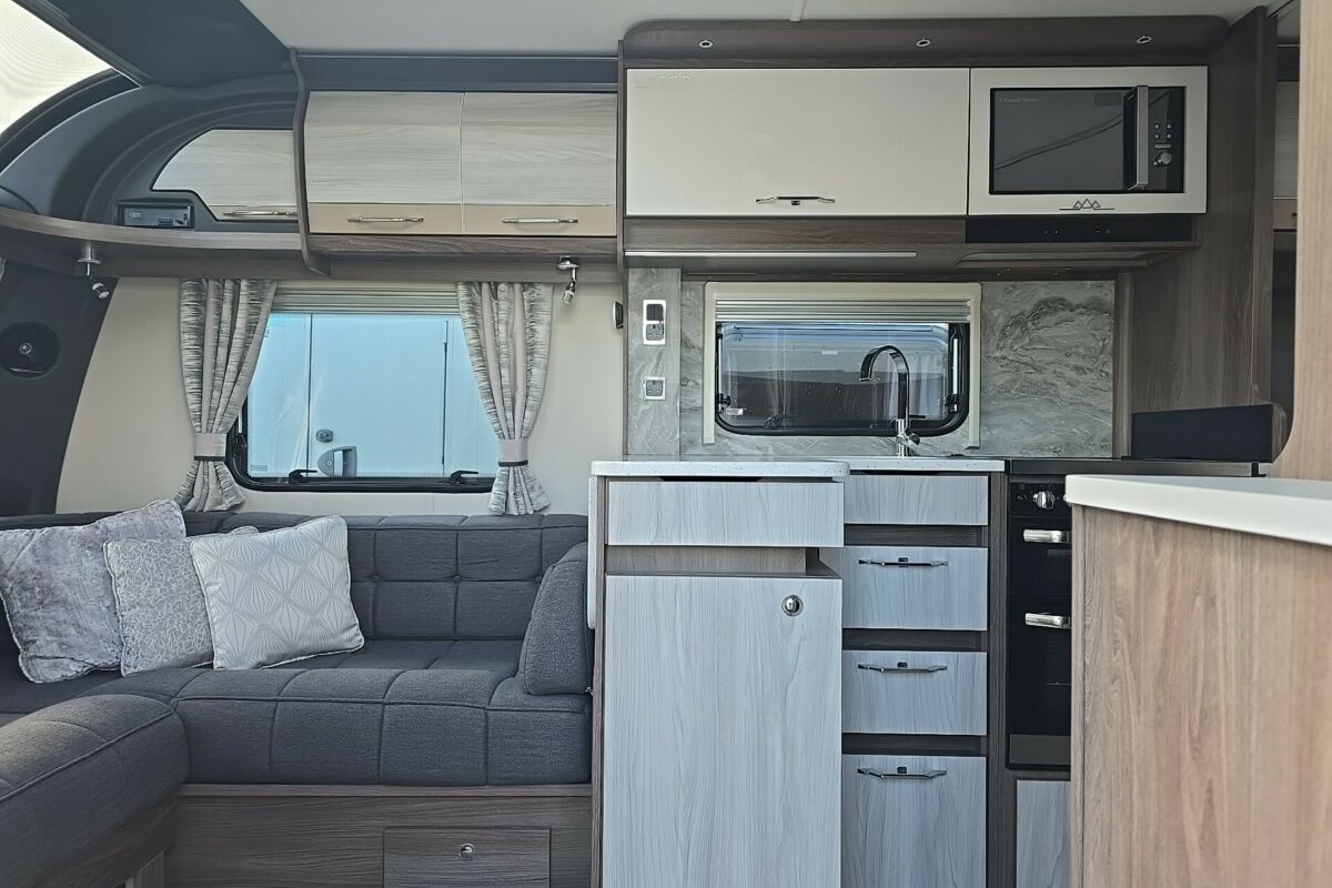 2023 COACHMAN LUSSO 1 ENTRANCE