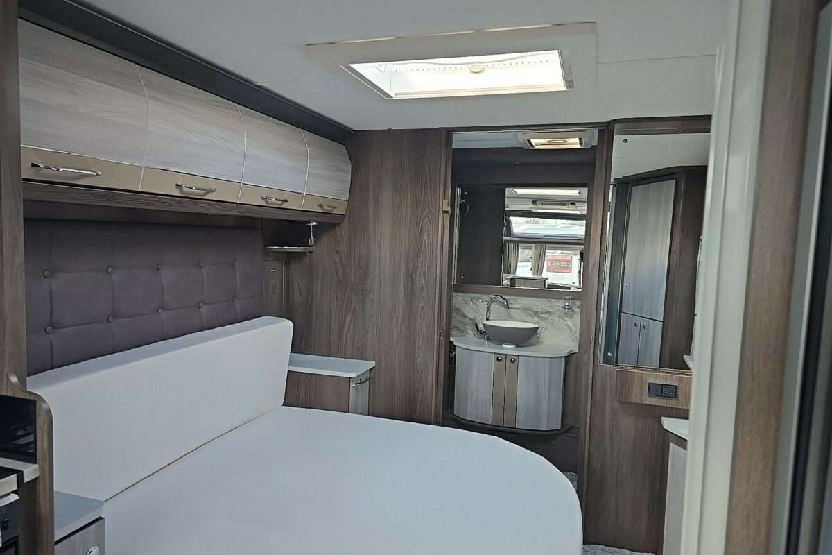 2023 COACHMAN LUSSO 1 BEDROOM