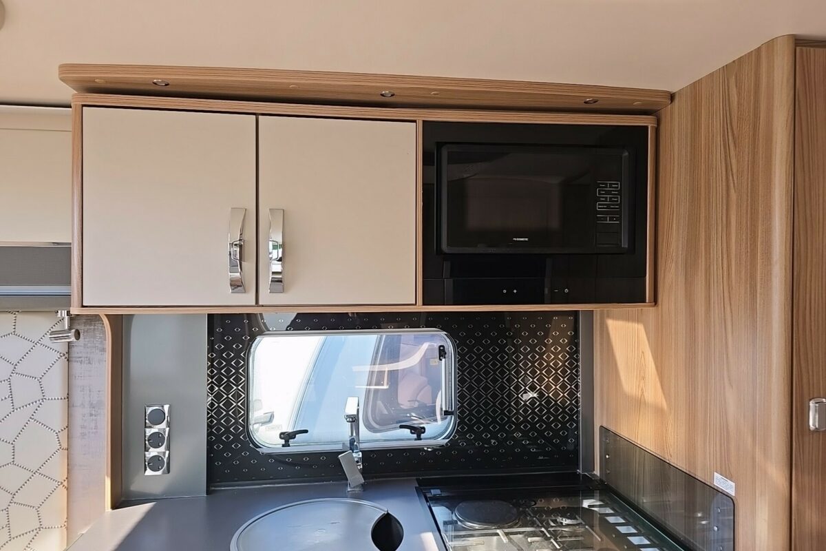 2022 SWIFT ELEGANCE 845 MICROWAVE