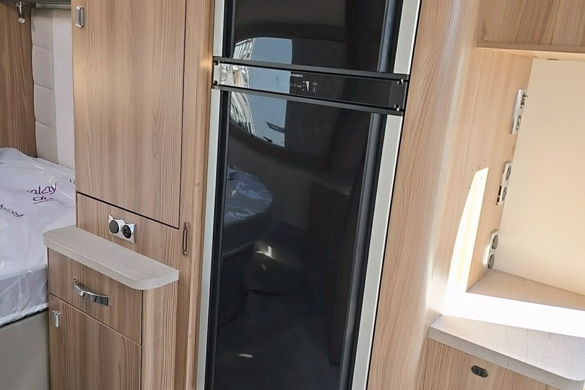2022 SWIFT ELEGANCE 845 FRIDGE