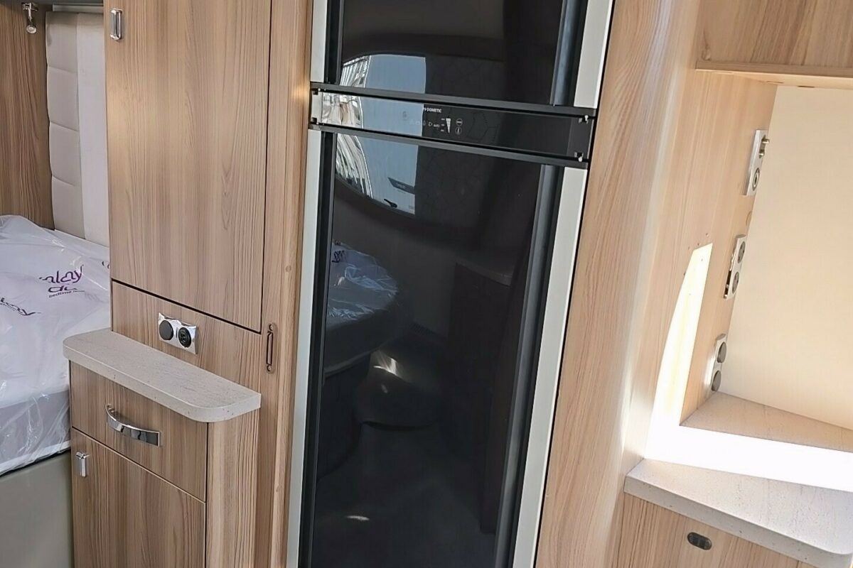 2022 SWIFT ELEGANCE 845 FRIDGE