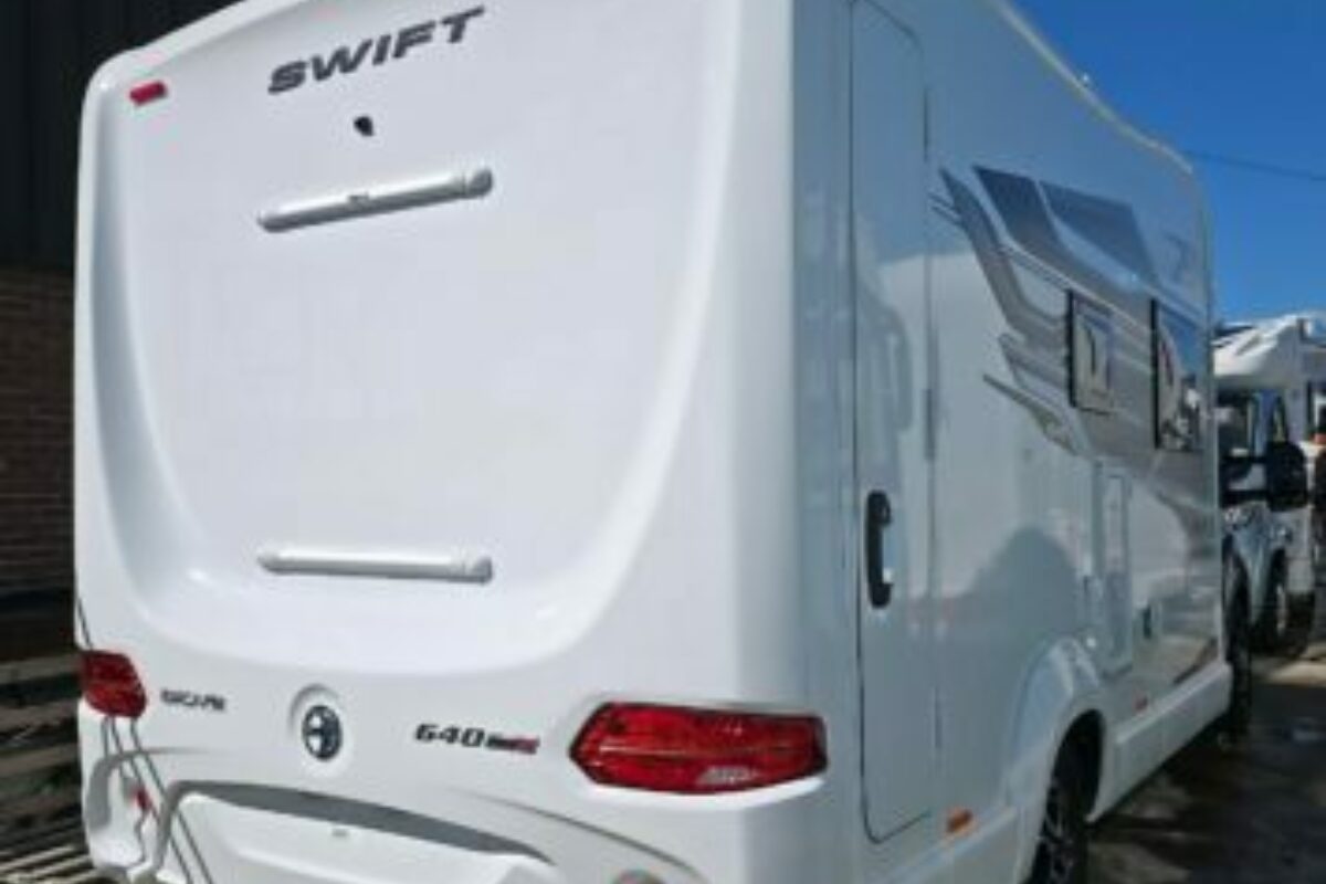 2025 SWIFT ESCAPE 640 REAR N/S
