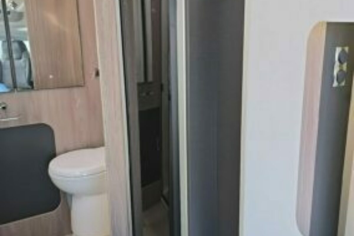 2025 SWIFT ESCAPE 640 FRIDGE