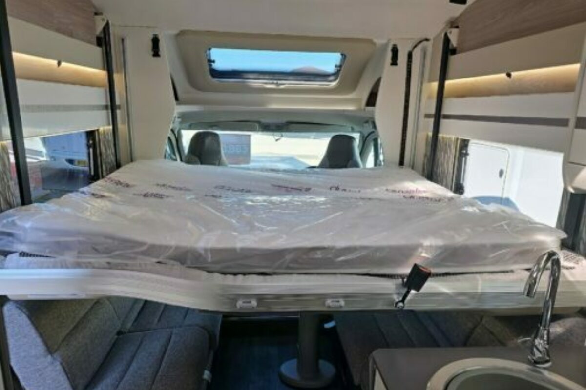 2025 SWIFT ESCAPE 640 DROP DOWN BED